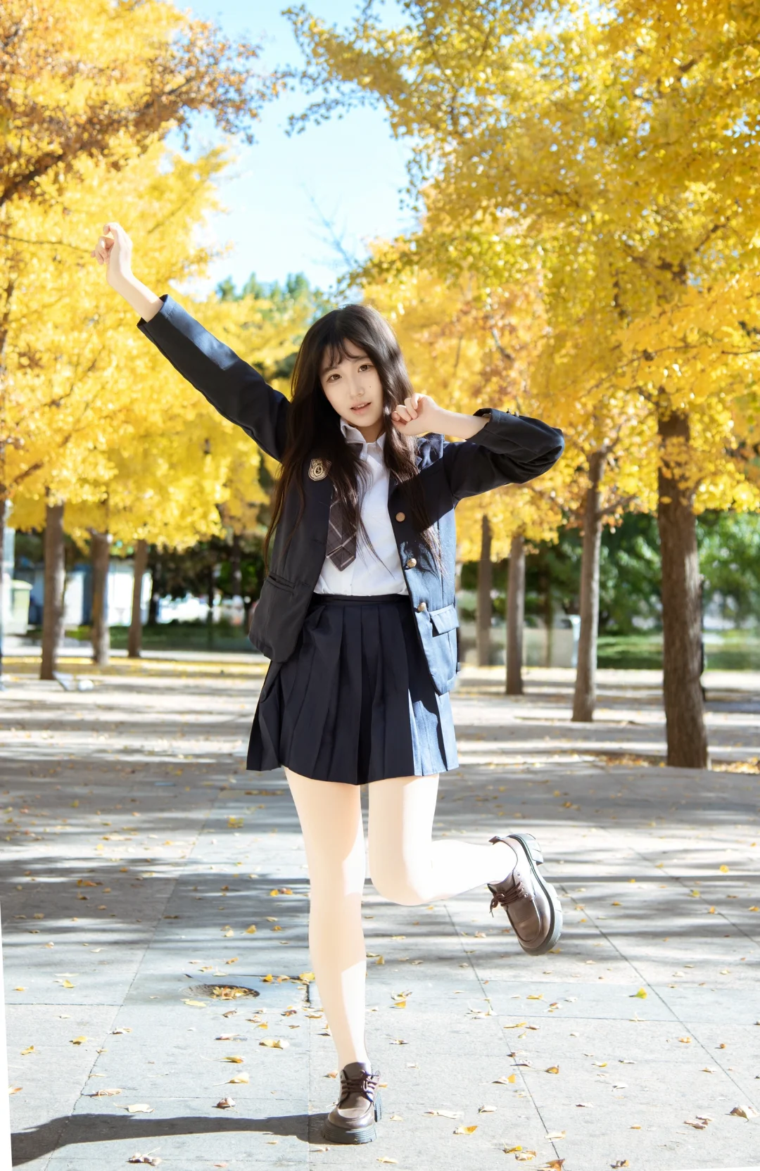 【🍂朝阳公园秋日心动警报！JK短裙×银杏雨，清