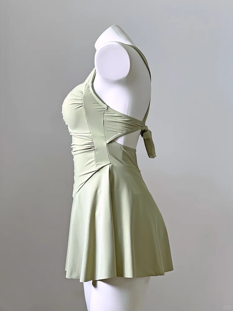 🌿度假季来袭！高级感抹茶绿泳衣，好出片