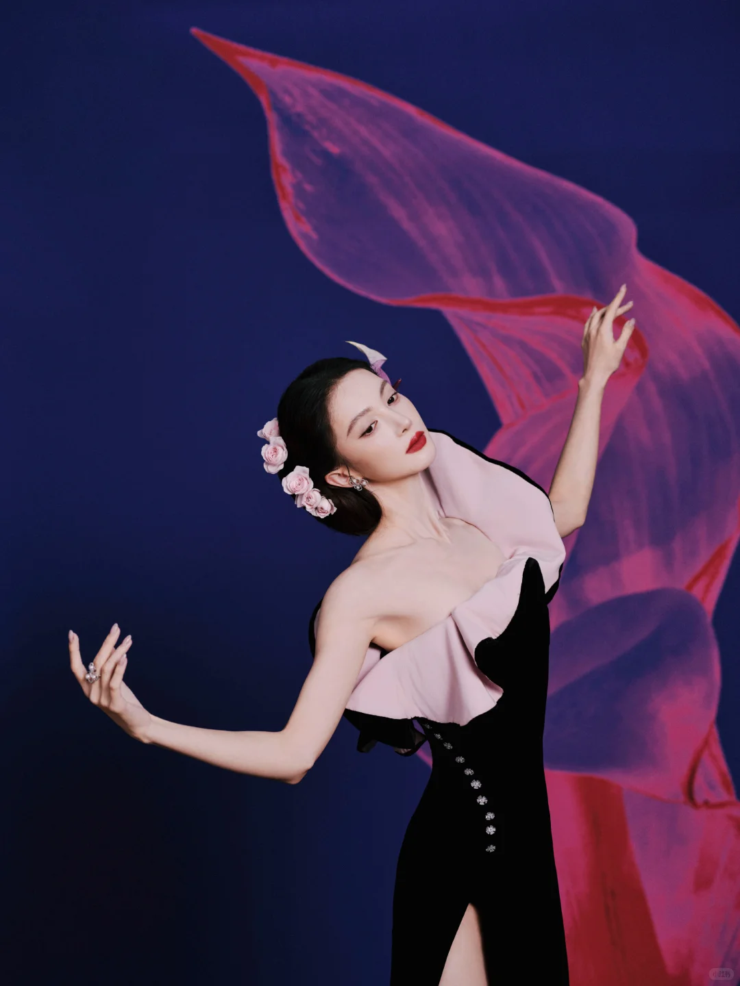 金晨，性感开叉长裙，大长腿