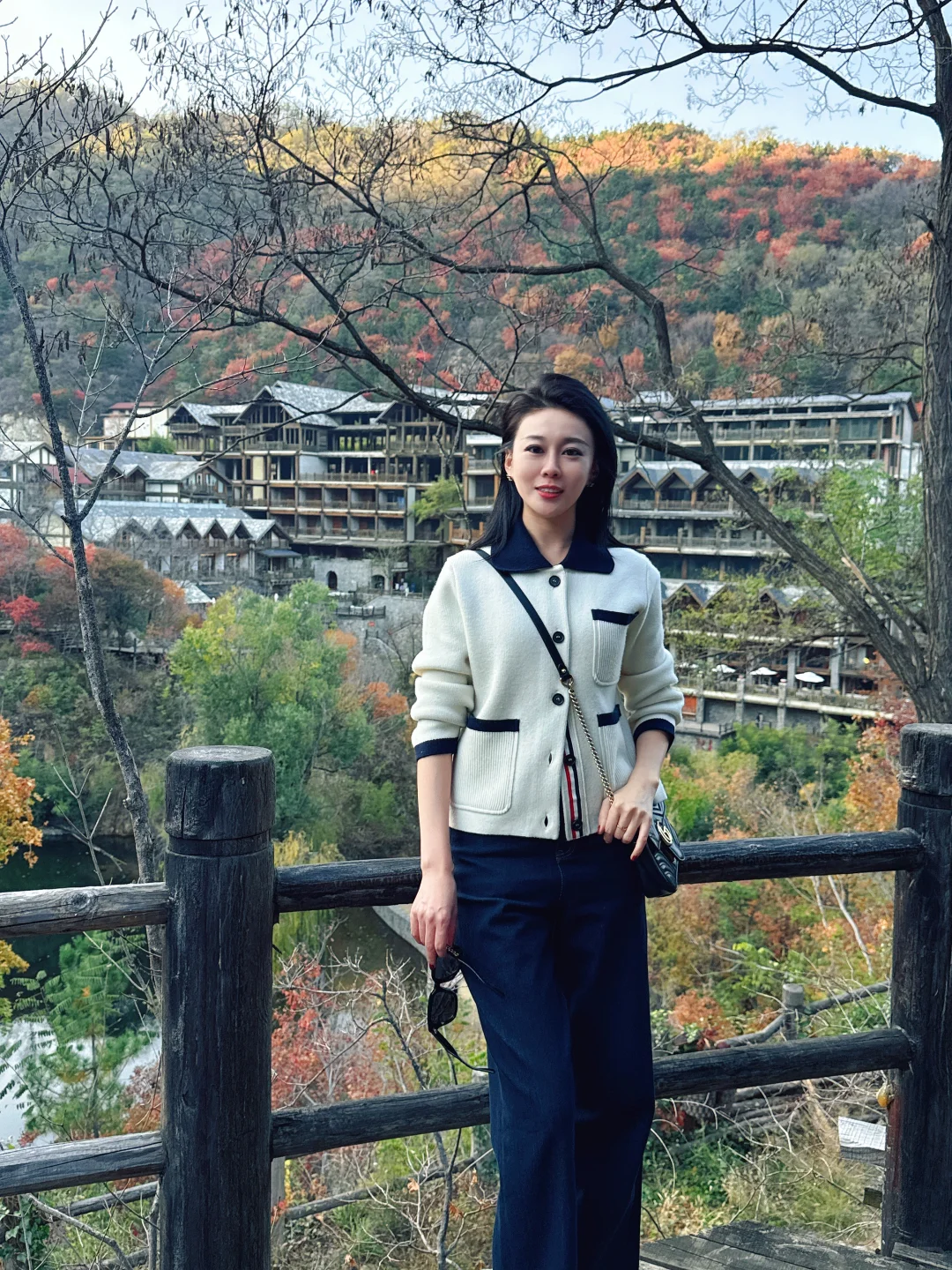 周末爬山感受大自然