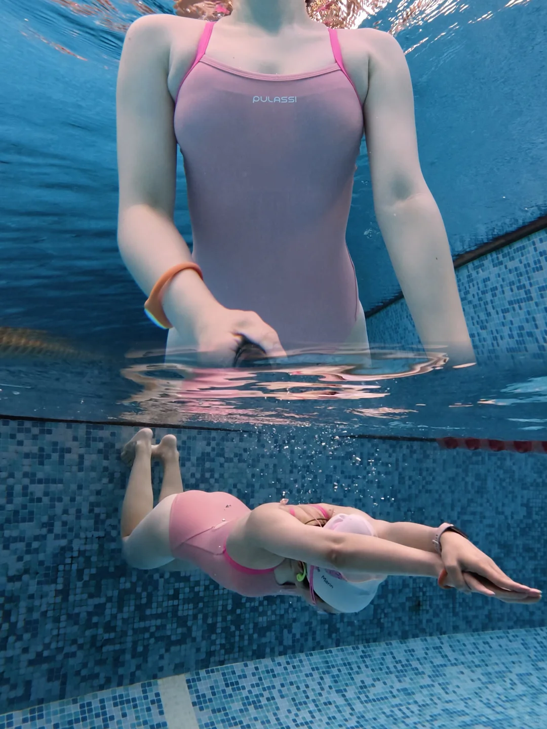 秋冬大家喜欢穿什么颜色的泳衣？