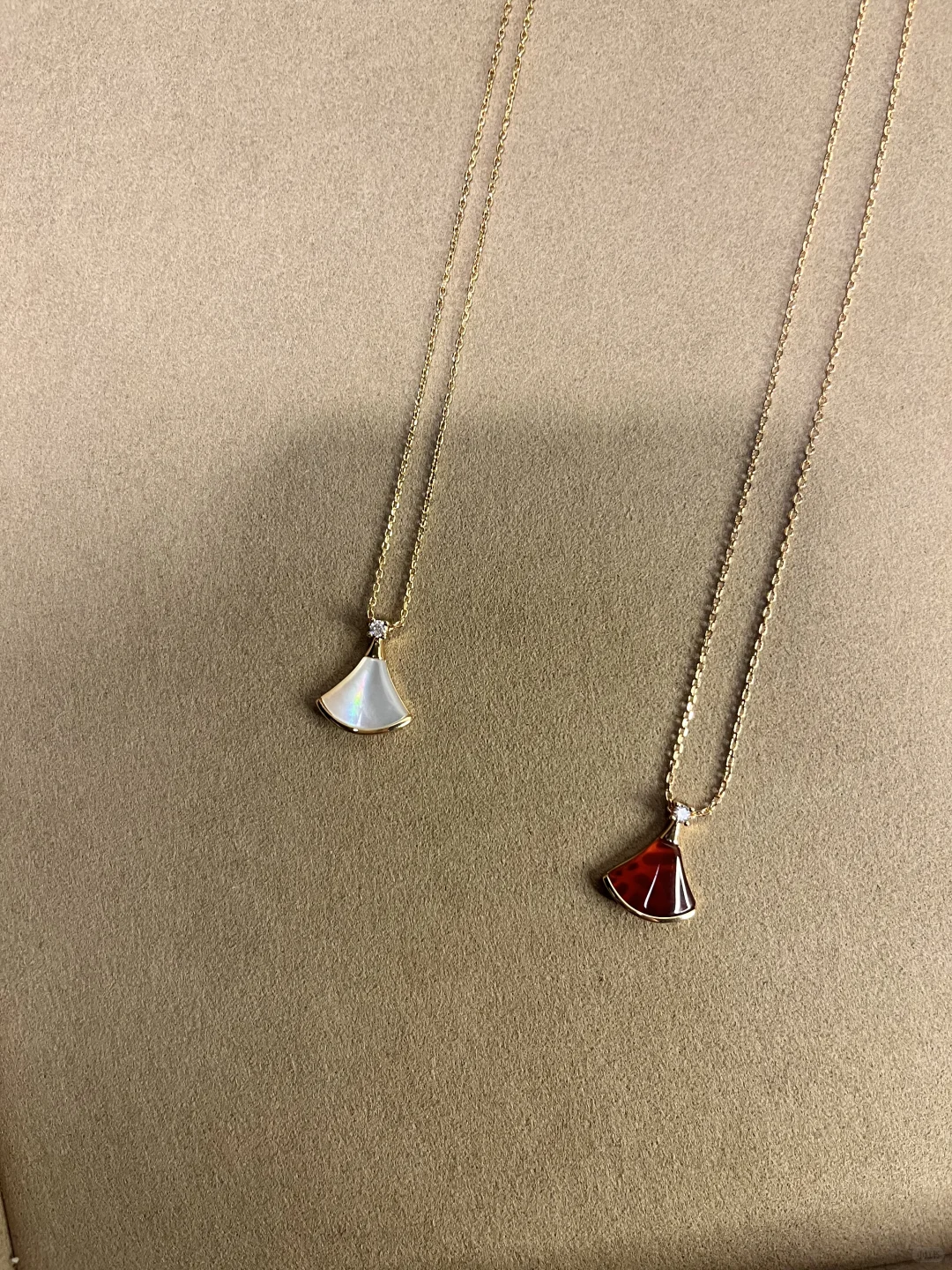 比秋冬第一杯奶茶先到的是第一条小裙子😝