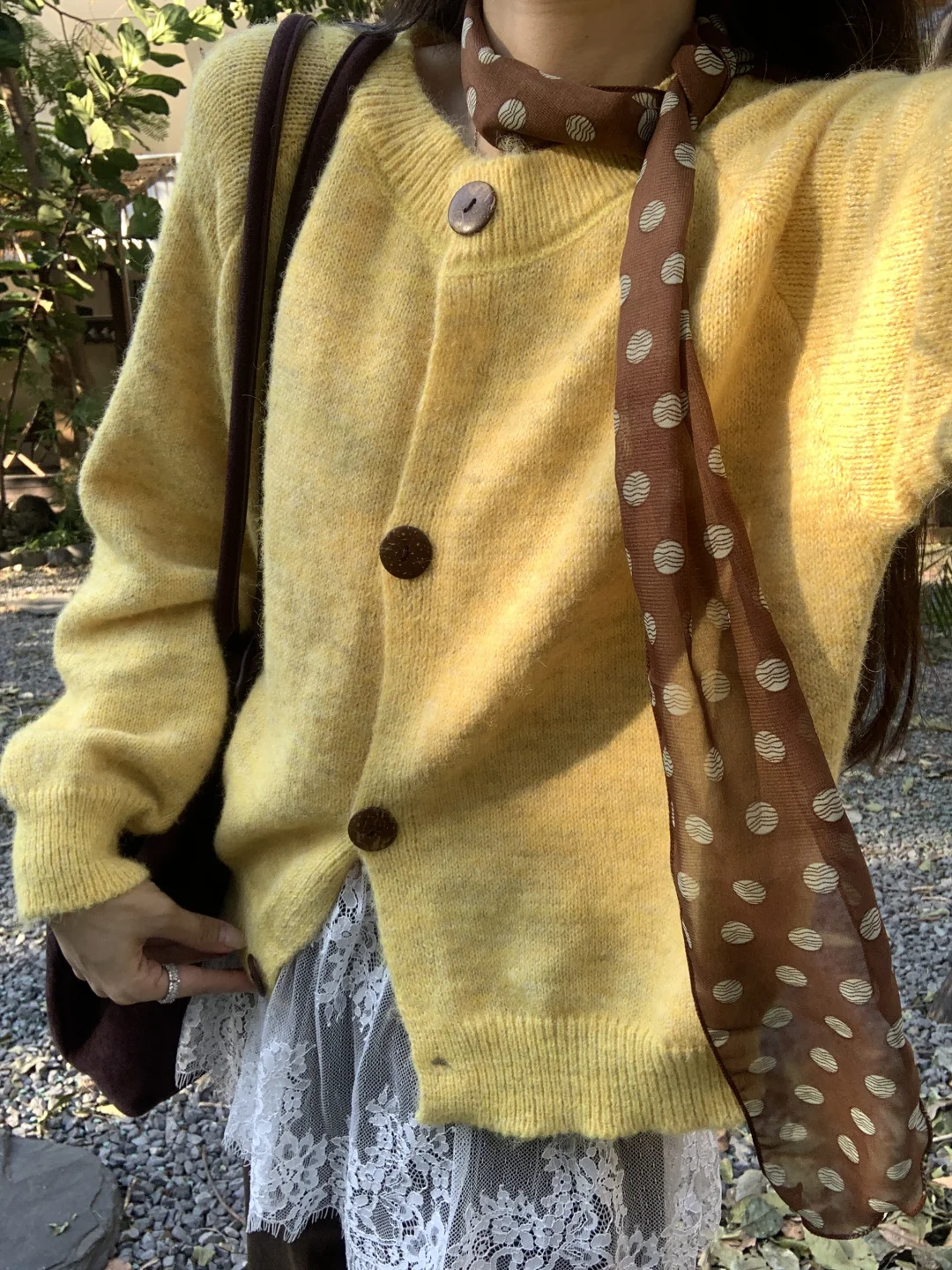 好喜欢这个蕾丝内搭啊！一秒拿捏韩女叠穿感✨