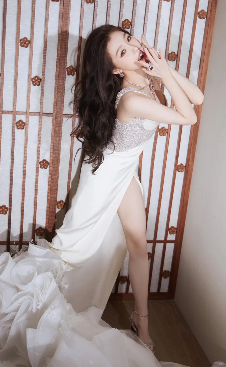 #虞书欣纯欲天花板！白裙飘飘仙气十足