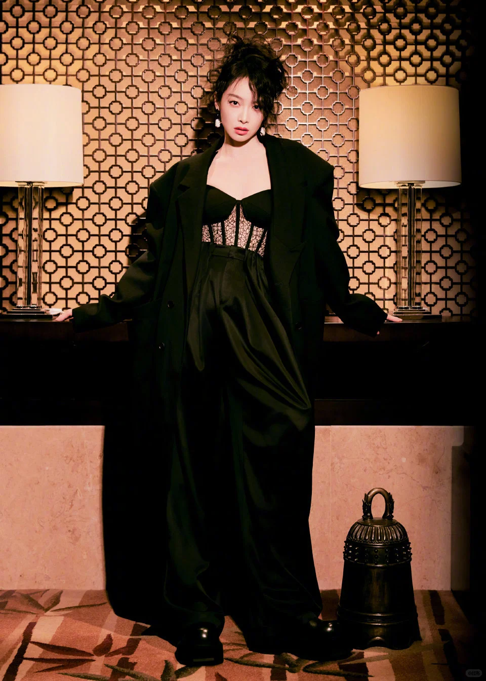 宋茜山河枕扫楼！全黑造型杀疯了🔥