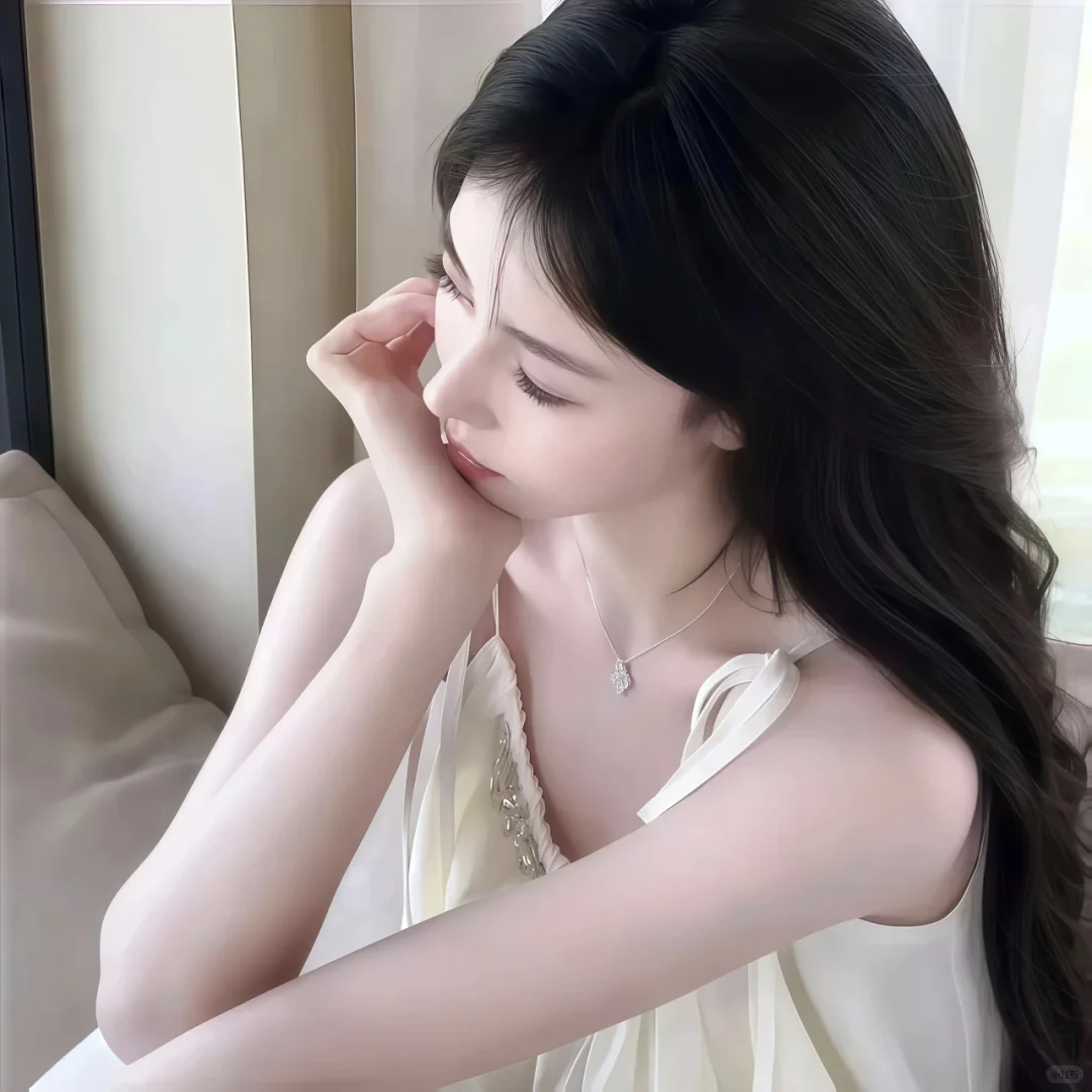 女头丨信仰浪漫与爱，只对温柔忠诚