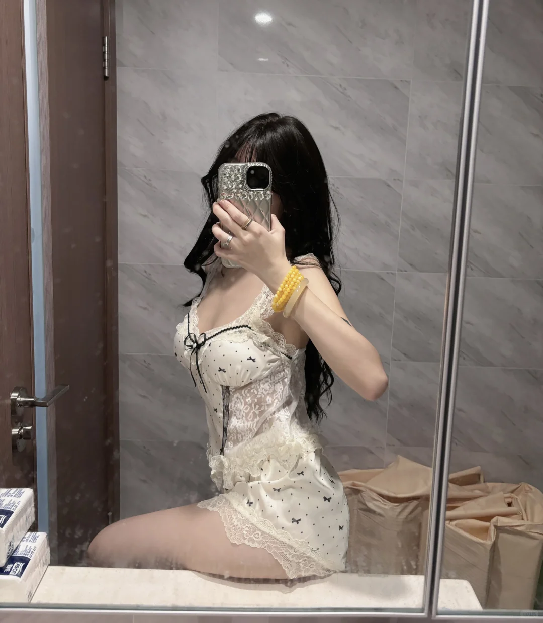 左滑～看我穿上纯欲套装🦋