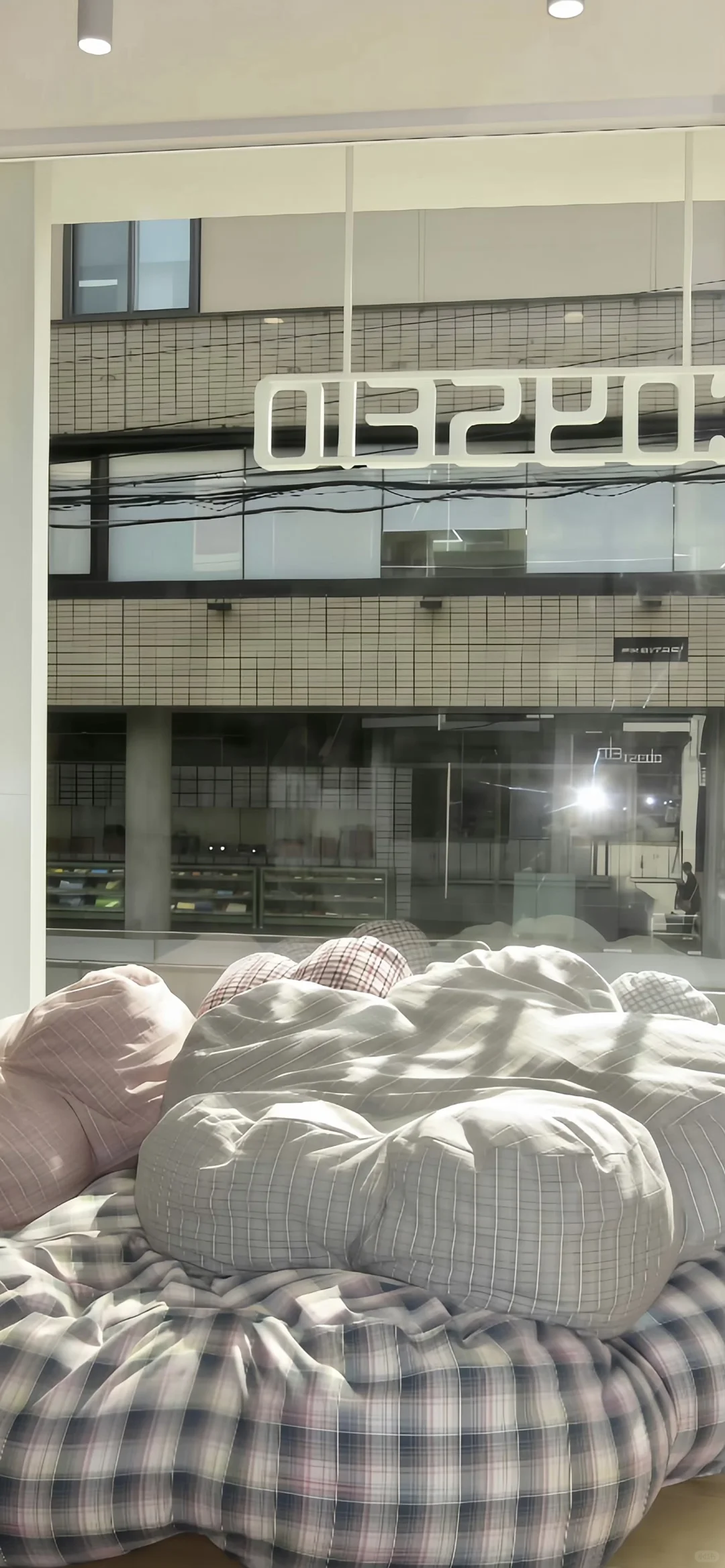 不想烂大街？这组极简风壁纸让你脱颖而出