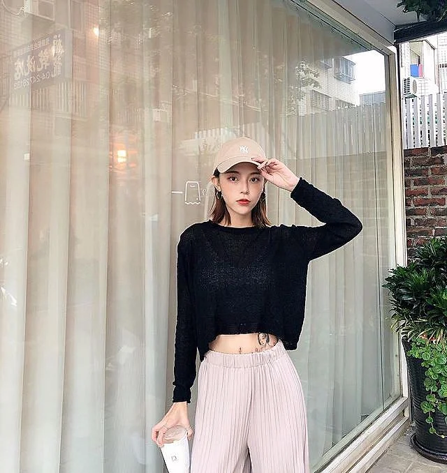 [ins美女]长相甜美的大长腿美女模特写真