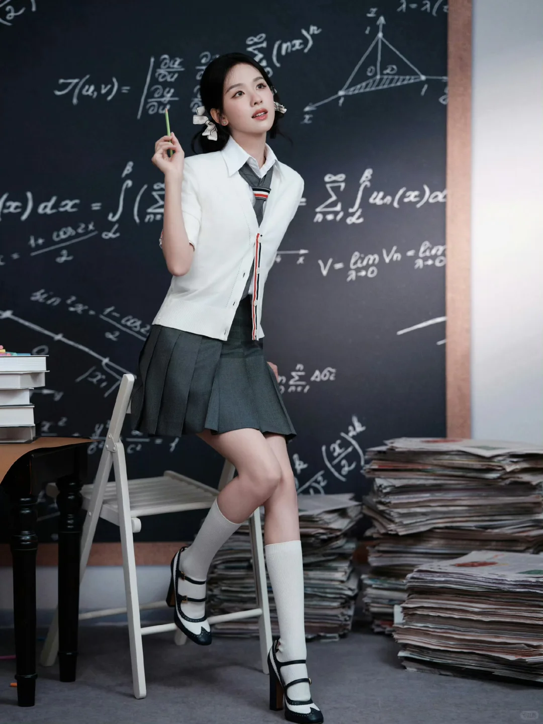 陈都灵 高冷学霸 纤腰细腿