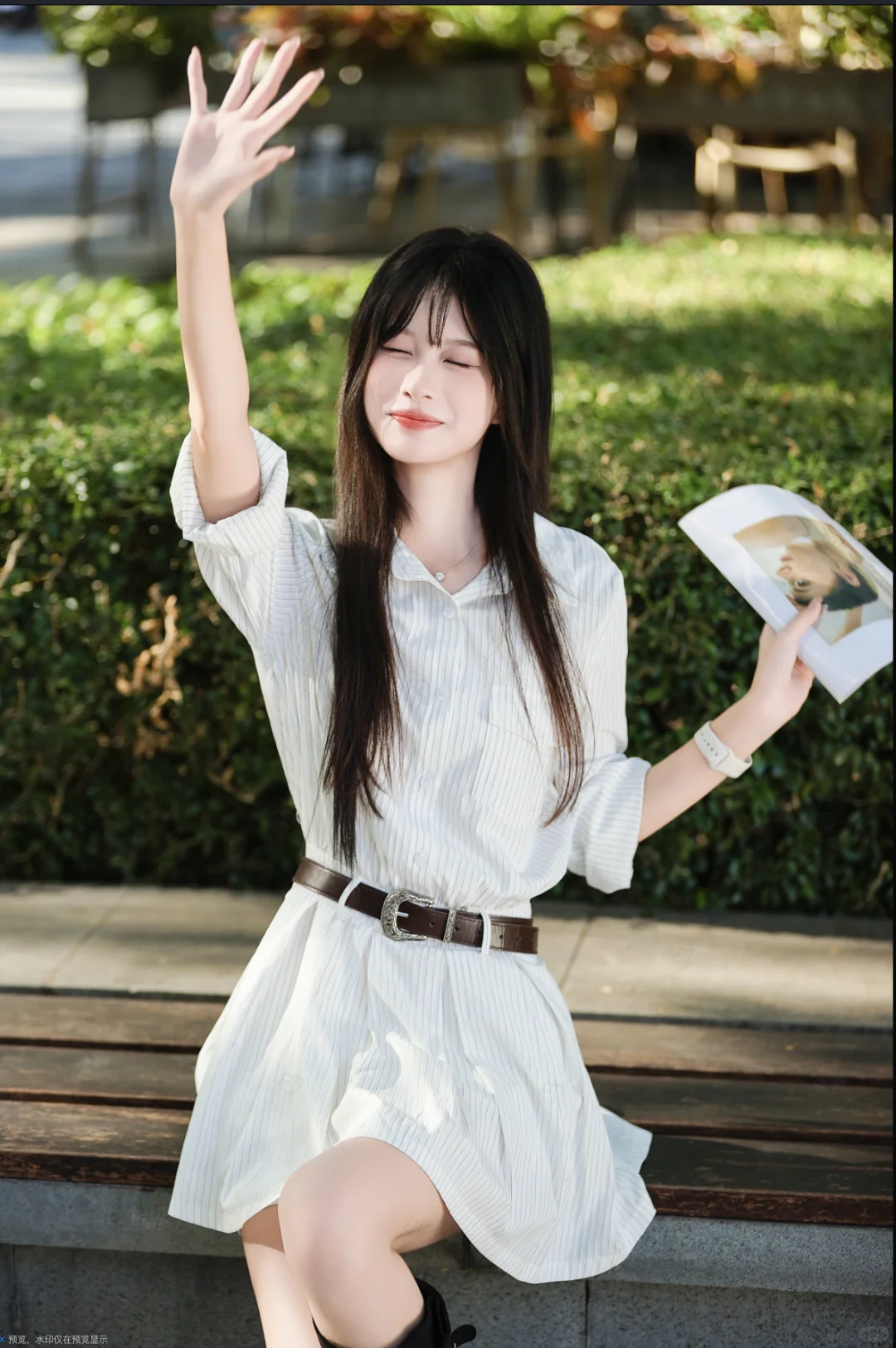 阳光正好，白色T恤与美少女的活力日常