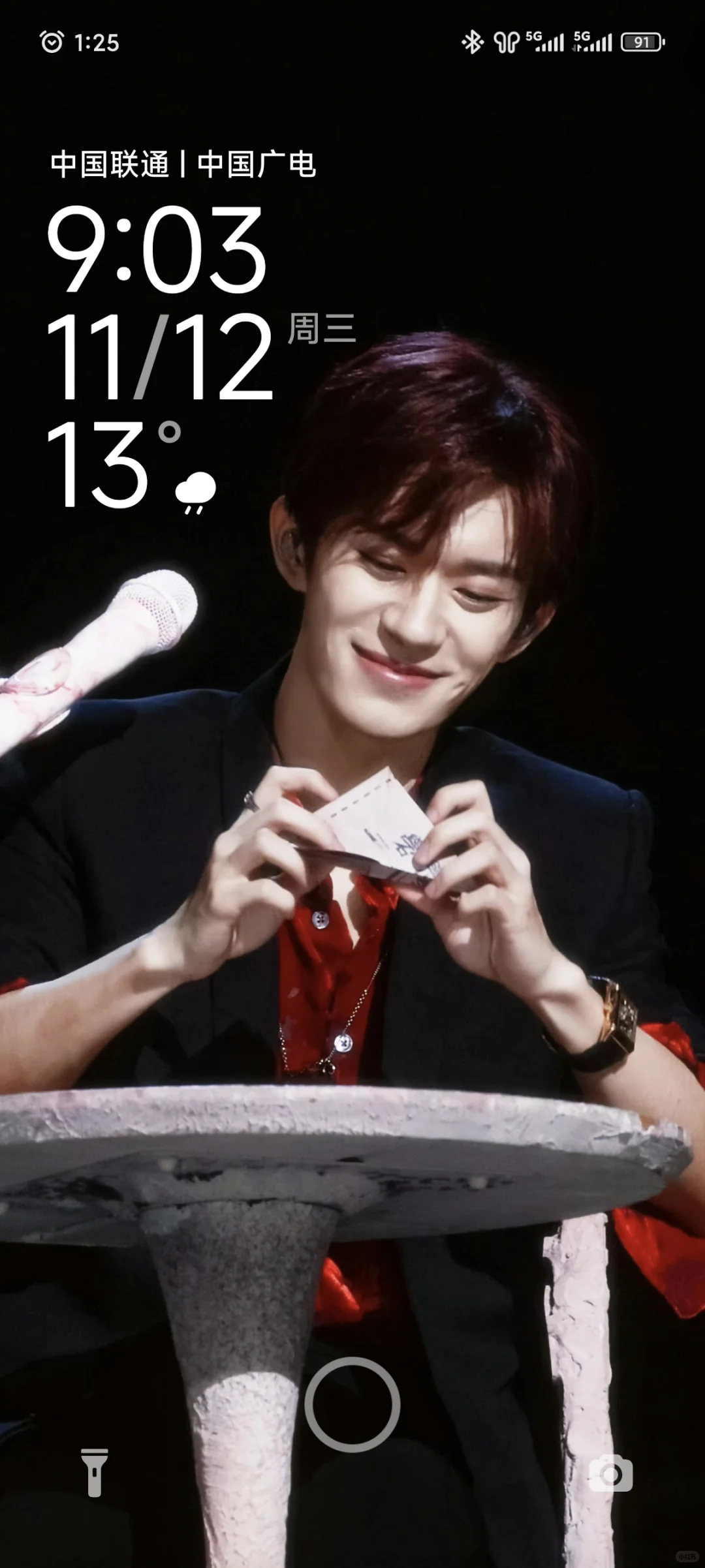 每天打开手机，看到锁屏壁纸都好幸福