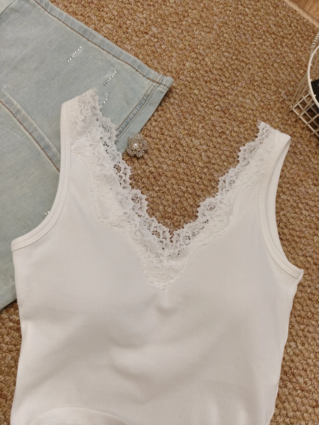 请大数据把这件蕾丝吊带推给会叠穿的女生！