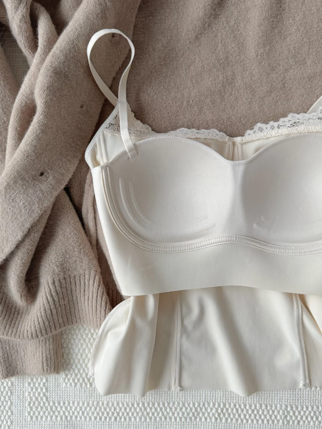 绝绝子！胸衣内搭，氛围感拉满