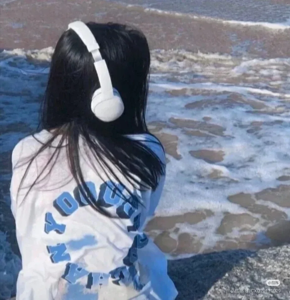 真人女头，拿图吱一声