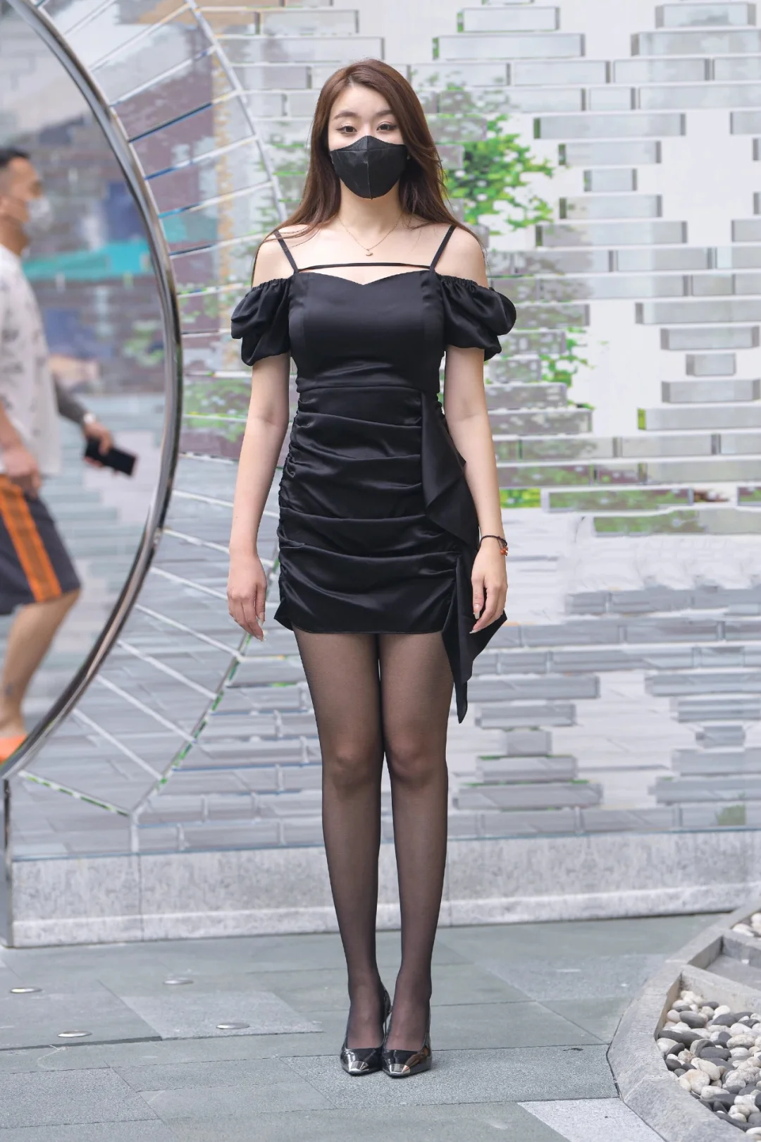 街拍大长腿气质小姐姐