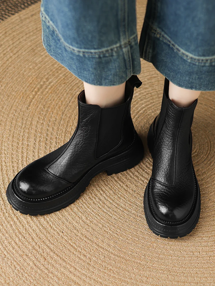 👢复古风切尔西靴，显高又百搭！