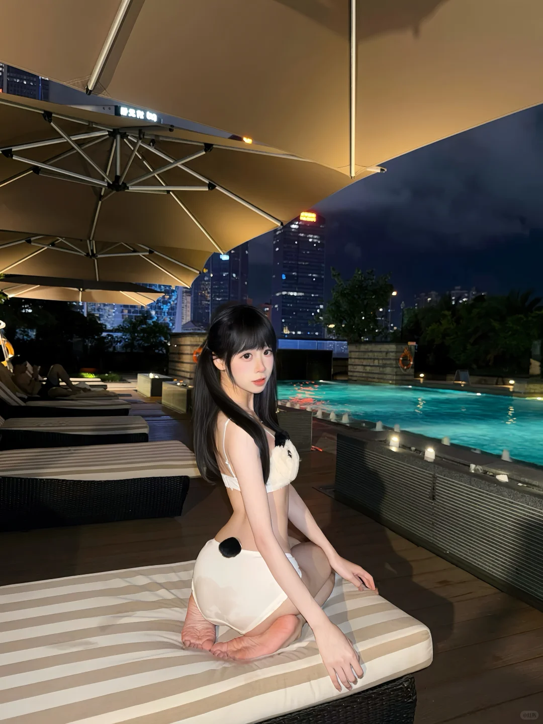 Midnight swimming🌙