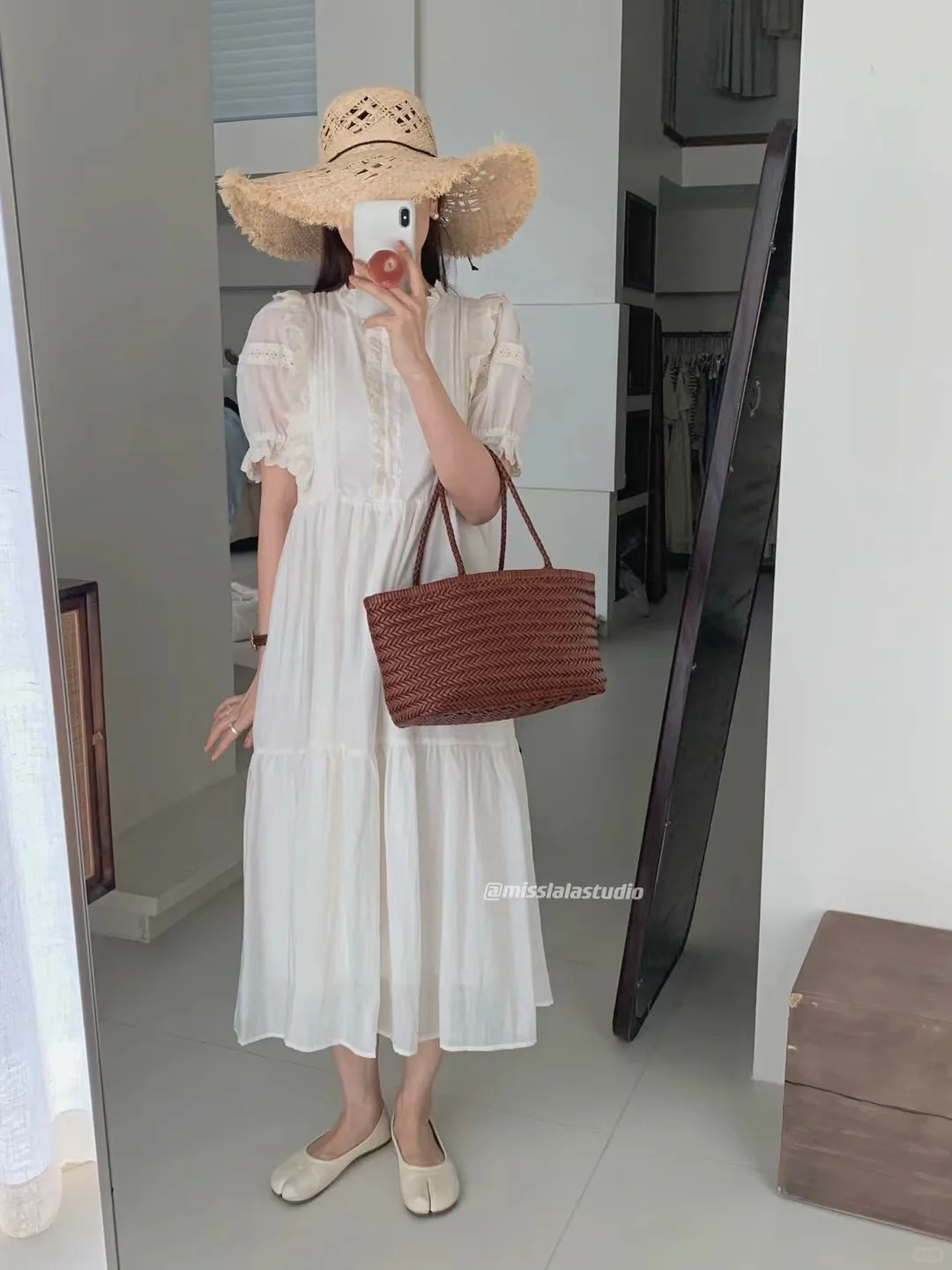 穿上就是软萌萌 让人很有保护欲的女孩子