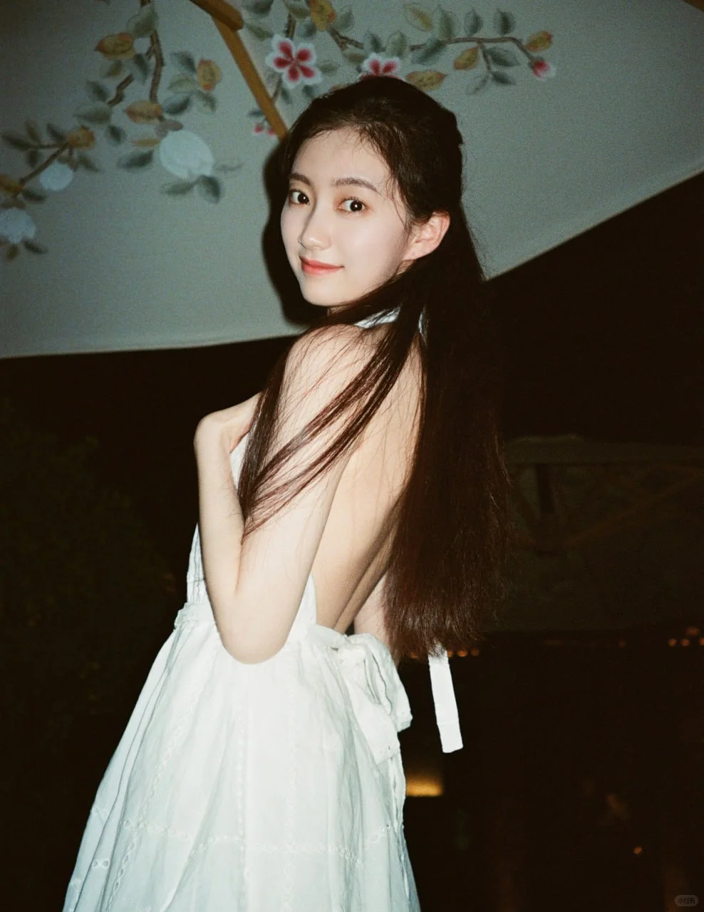 谁能想到 “电影感写真” 是 AI 生成的？