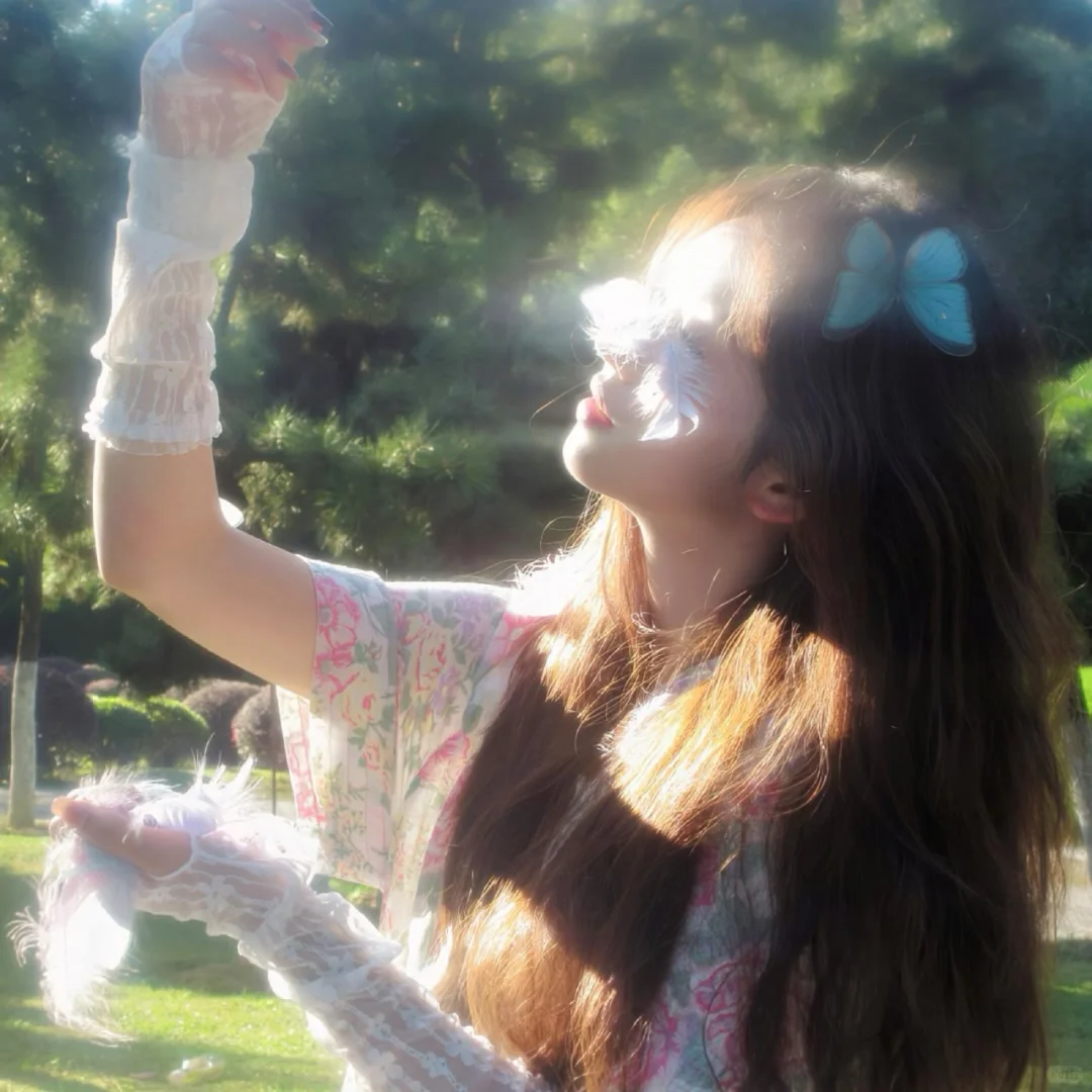 WeChat女头 | 丁达尔效应出现光就有了形状