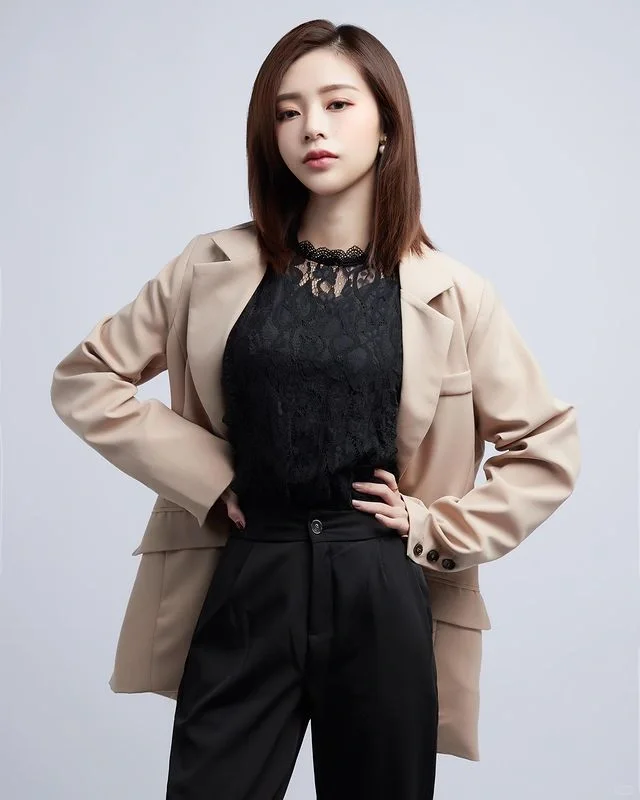 [ins美女]长相甜美的大长腿美女模特写真