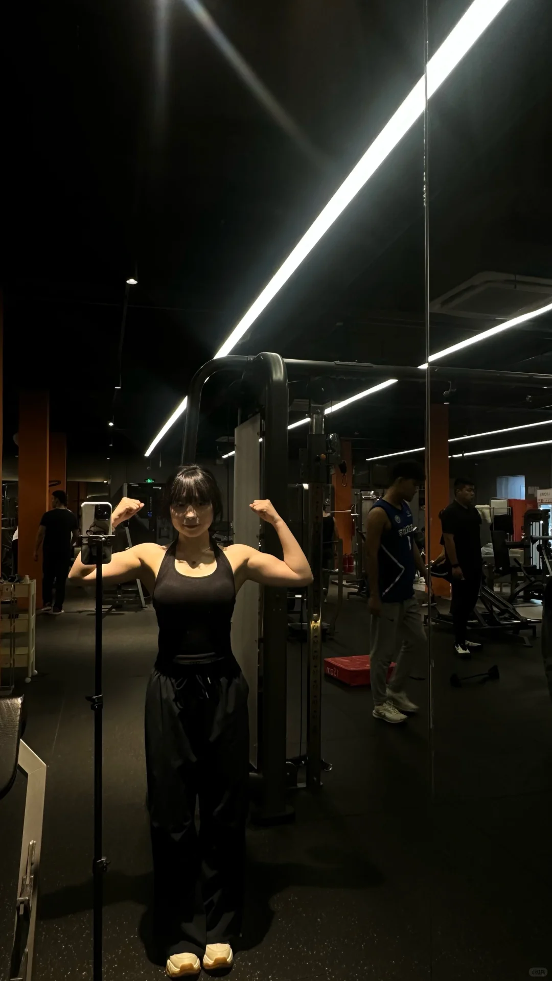 早说你喜欢肌肉女我就不装了