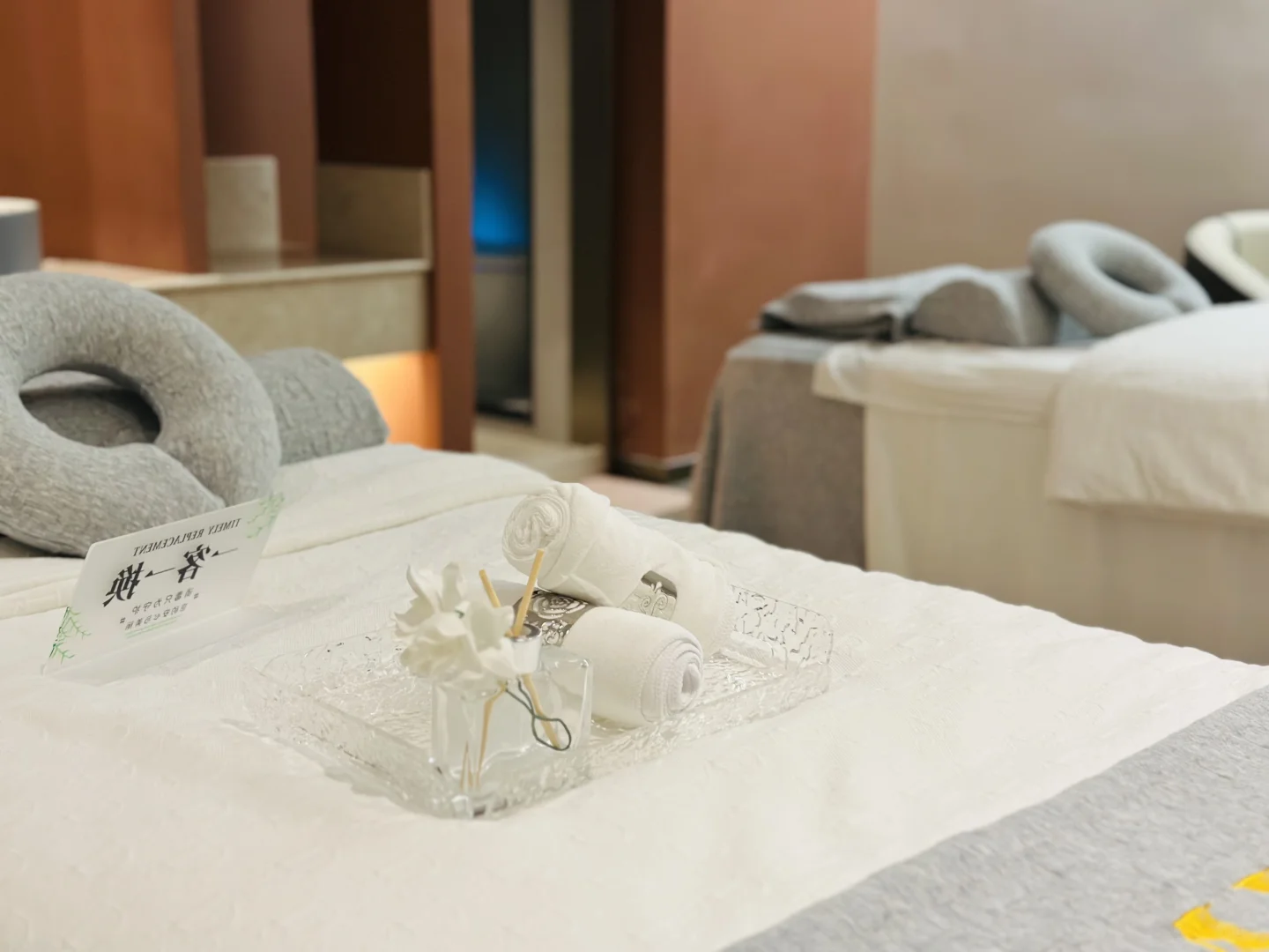 素颜出门探店 做完换了一张脸