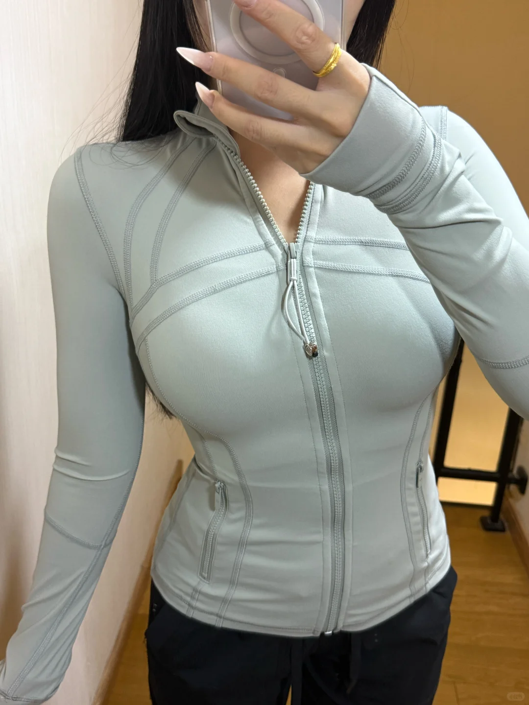 今晚和crush一起健身要穿哪个颜色呀 好纠结