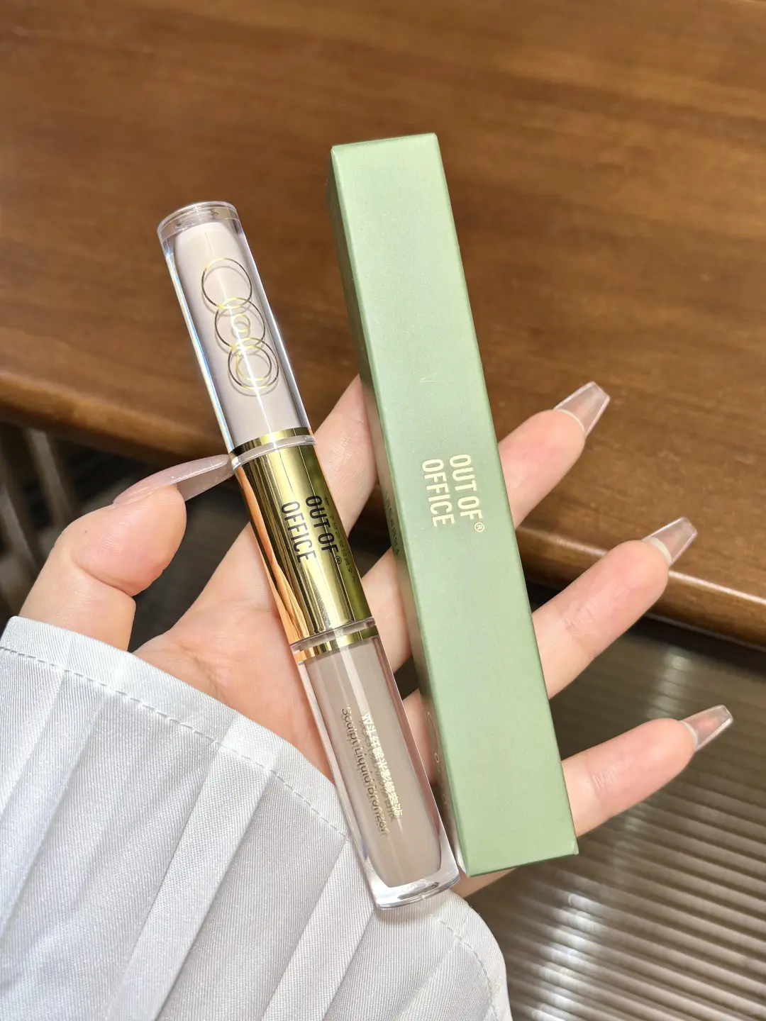 Oshow|一键立体！这支修容是懂换头术的！