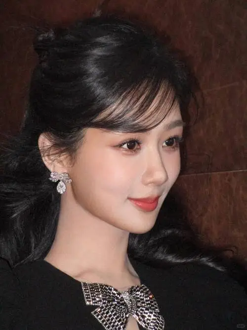 温婉佳人魅力四射