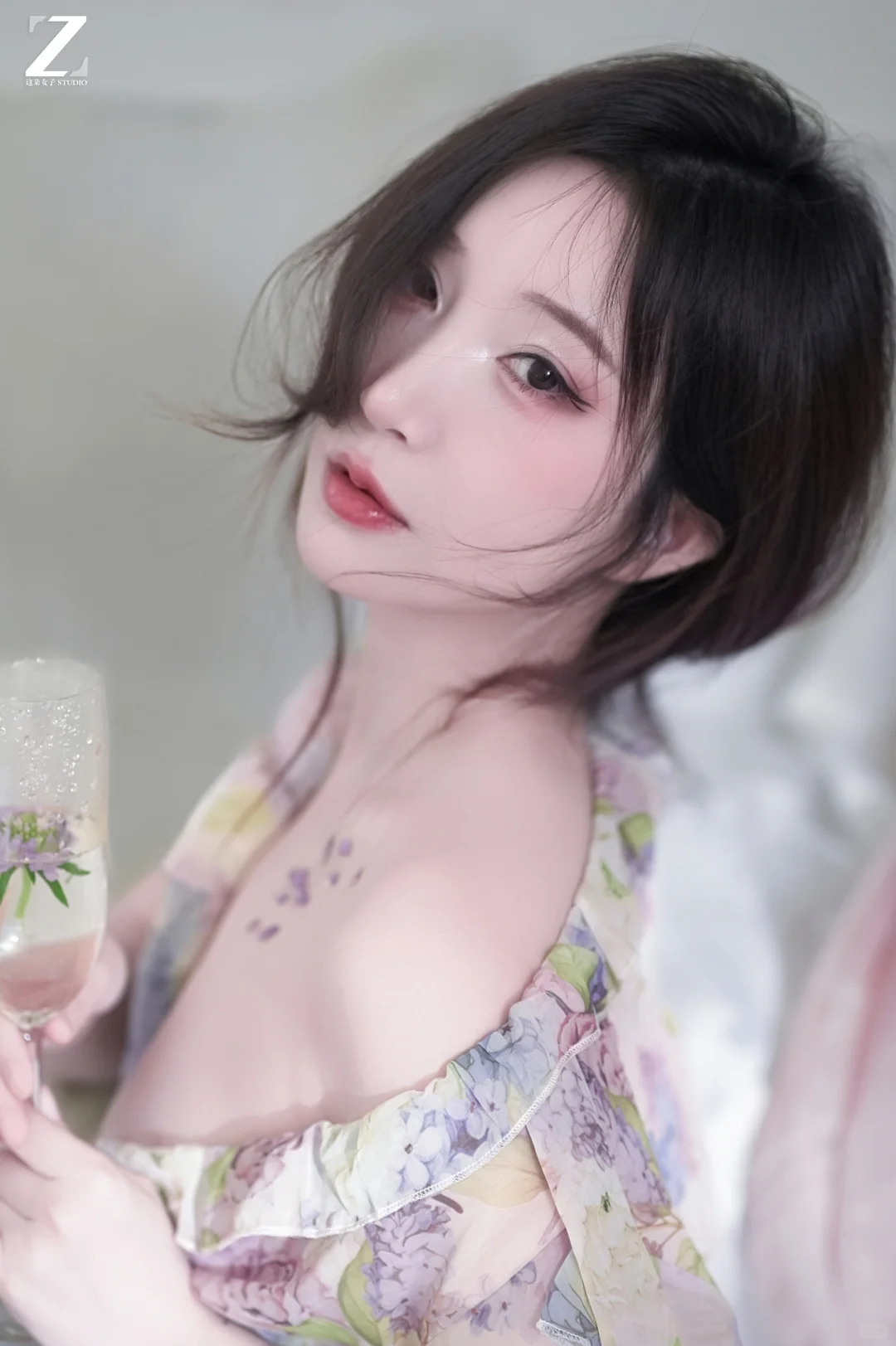 梦幻紫色轻欲私房写真