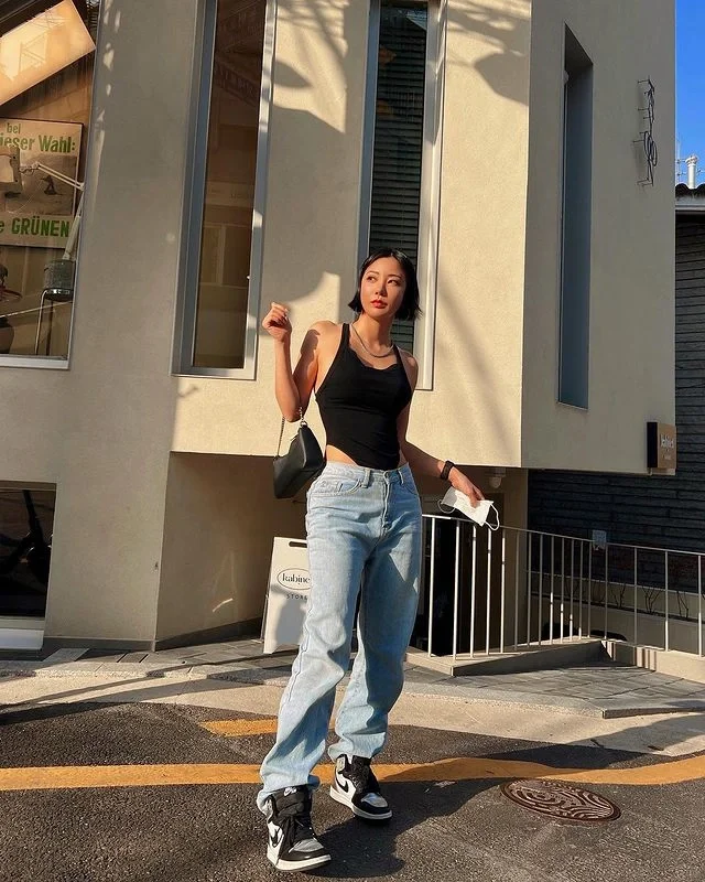 [ins美女]五官精致的大长腿女神模特写真