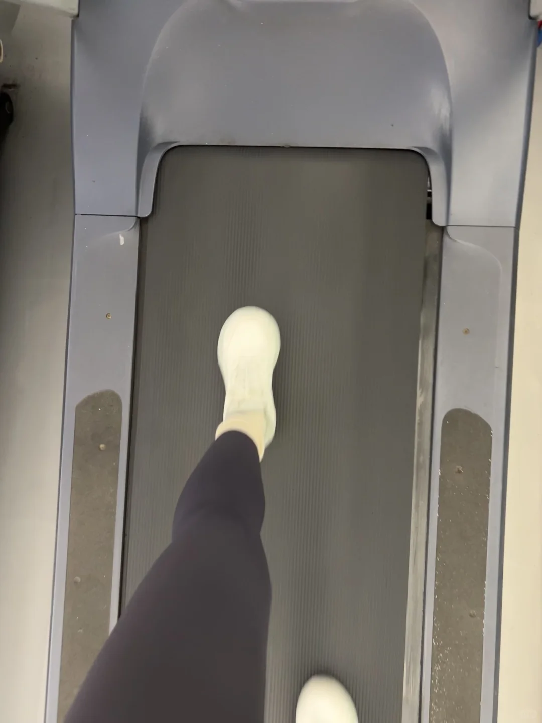 当我开始在跑步机上🏃🏻‍♀️
