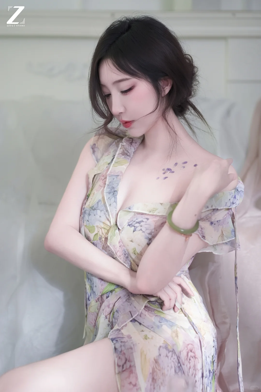 梦幻紫色轻欲私房写真