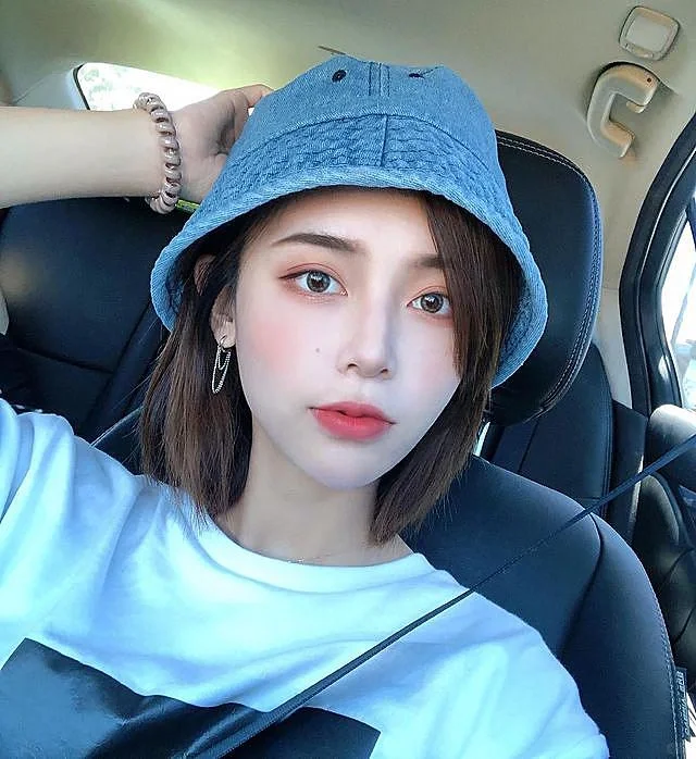 [ins美女]长相甜美的大长腿美女模特写真