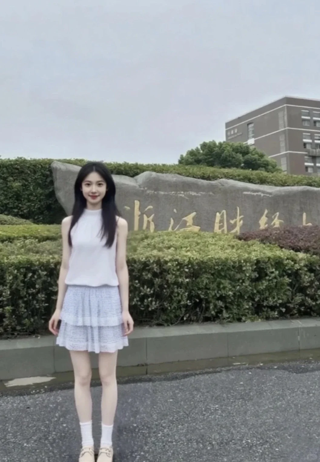 甜妹在杭州勇敢一次蹲个boyfriend