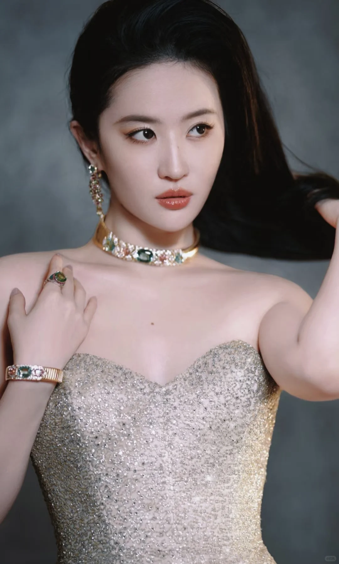 怎么会有这么美的女孩！😭😭😭