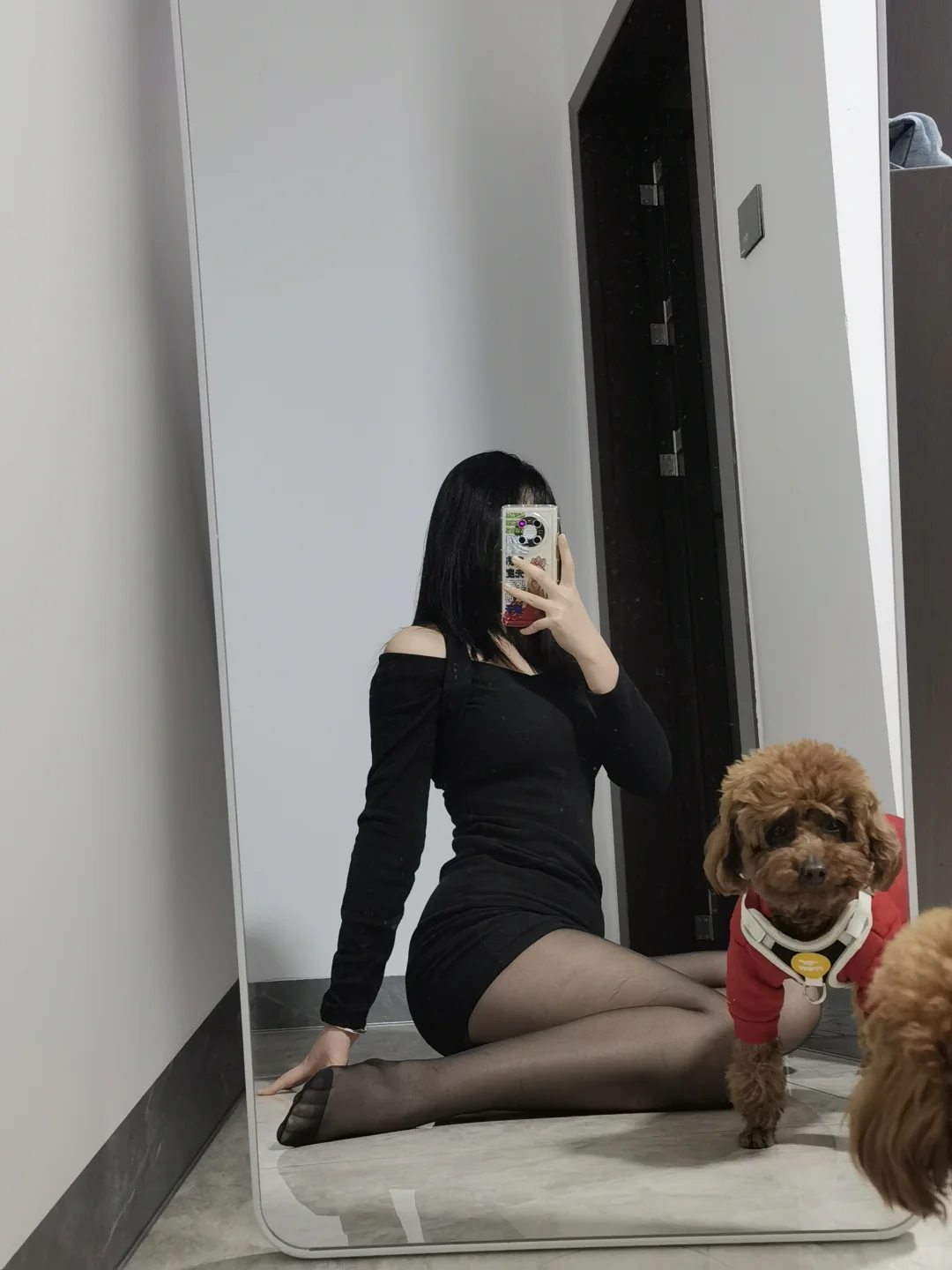 我宣布黑色紧身裙和我的粗腿超配！