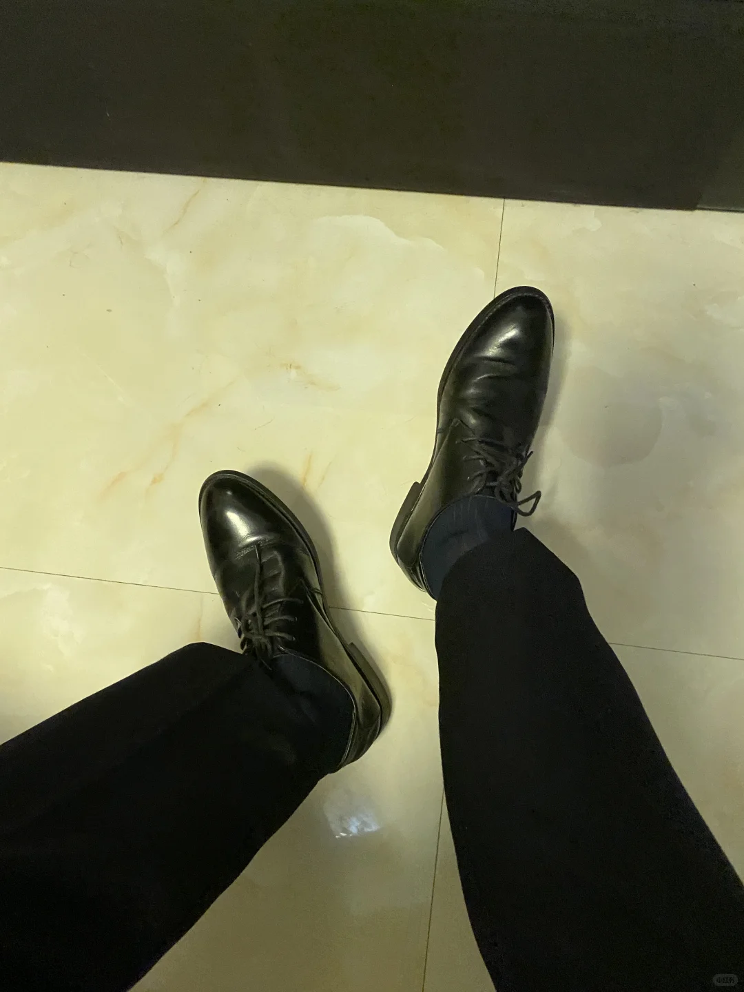 丝袜皮鞋，是这样拍吗？