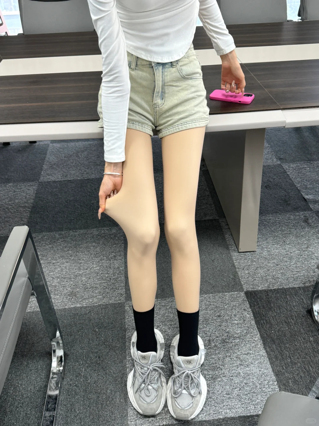 哇趣！被朋友的腿狠狠硬控五分钟！！