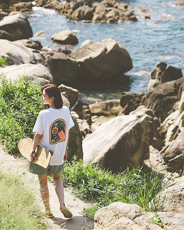 [ins美女]五官精致的大长腿美女模特写真