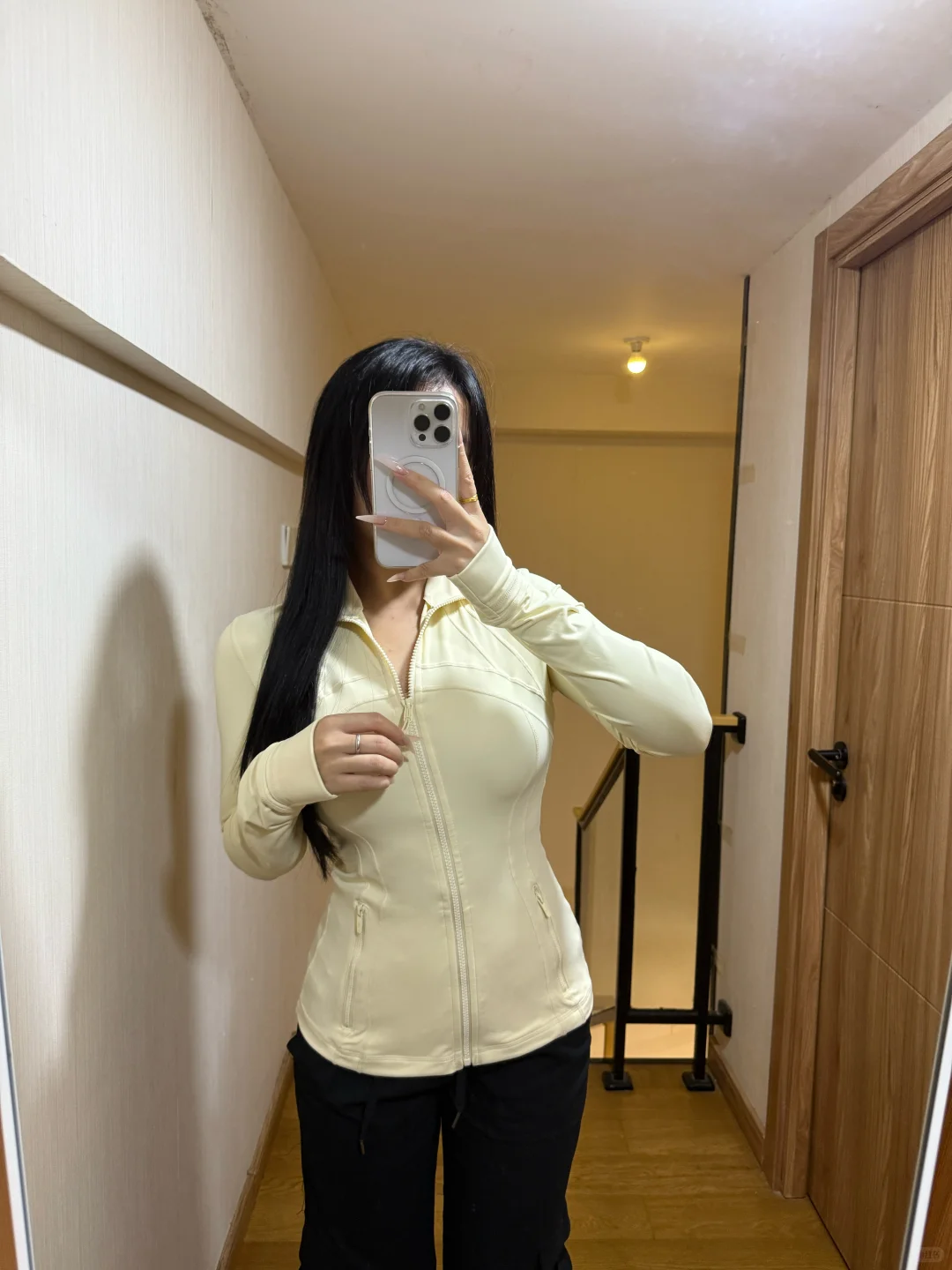 今晚和crush一起健身要穿哪个颜色呀 好纠结