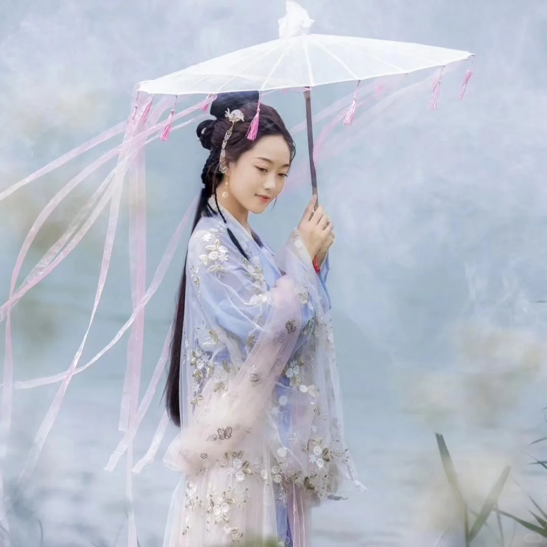 给大家分享古典美女，让你感受到柔美的姑娘