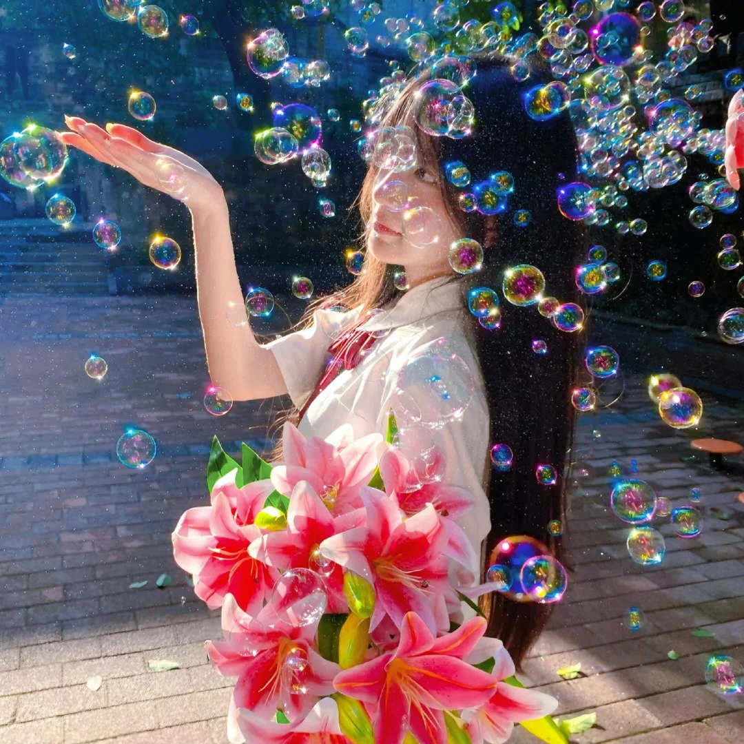 WeChat女头 | 丁达尔效应出现光就有了形状