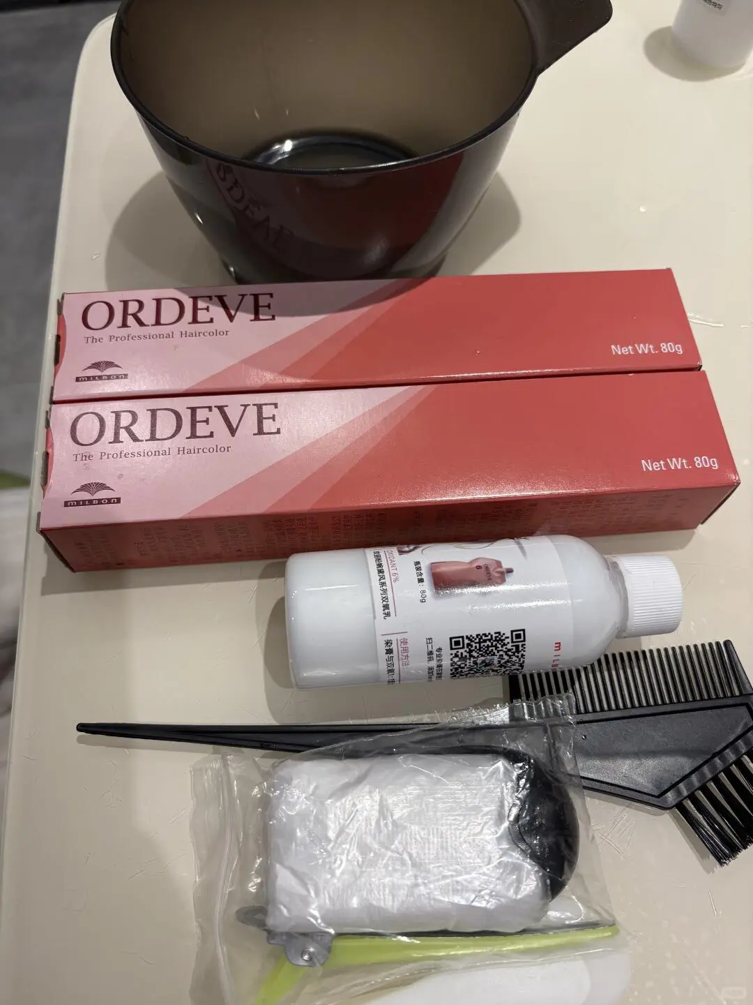 甜美女孩子的温柔发色， 姐妹一起，快乐加倍