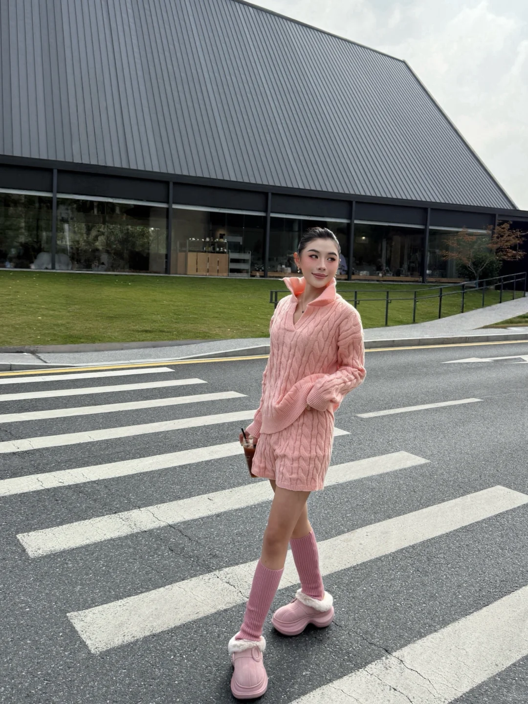 灵感穿搭｜秋冬来点粉色💗