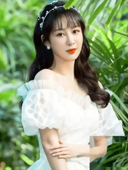 温婉佳人魅力四射