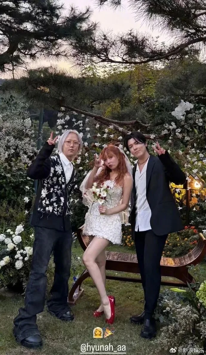 韩国女星泫雅表演时突然晕倒