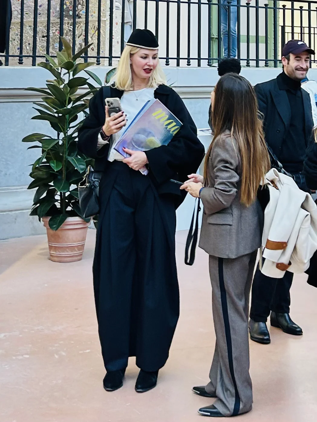 巴黎路人秋冬穿搭，真的太会穿了！